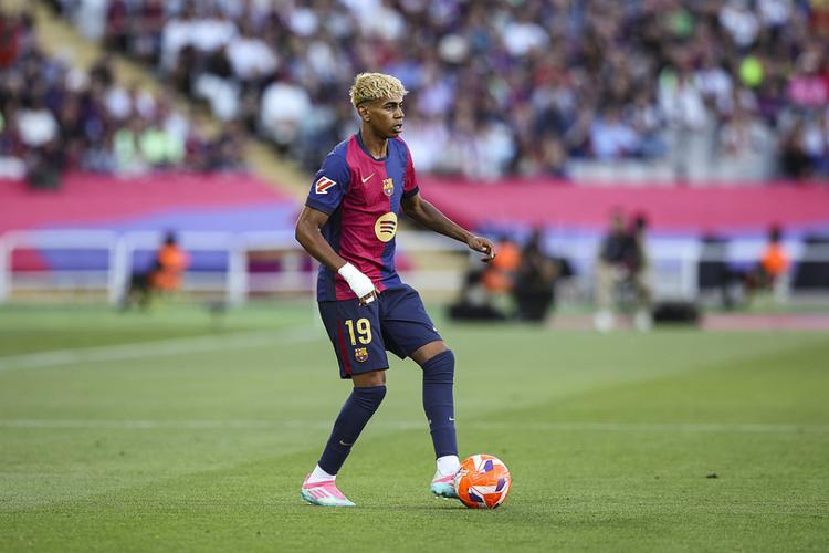 东体：申花踢广岛将沿用433阵型，斯卢茨基并非只会442菱形（东体：申花战广岛继续采用433，斯卢茨基不止会442菱形）