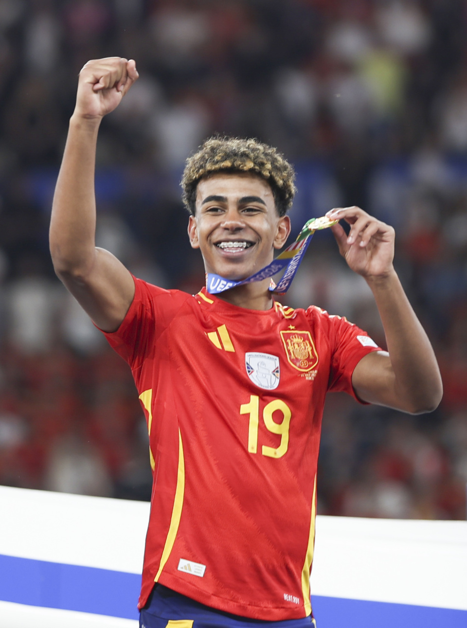 拜仁慕尼黑迎战里斯本竞技：欧冠小组赛终极对决（欧冠小组赛焦点战：拜仁慕尼黑对阵里斯本竞技）